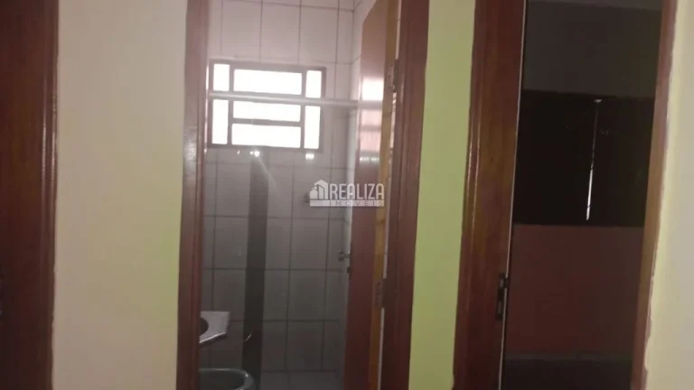 Imagem Casa à venda em Uberaba - 3 dormitórios, suíte, garagem e varanda!