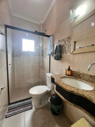 Imagem Casa para Venda em Praia Grande, Caiçara, 3 dormitórios, 2 suítes, 2 banheiros, 2 vagas