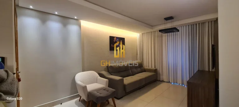 Imagem AP1556

Apartamento posui;

- 2 quartos sendo, 1 suíte;
 - 1 lavabo; 
- Sala;
- Cozinha; 

DIFERENC...