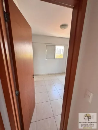 Imagem Apartamento para Venda em Goiânia, VILA ROSA, 3 dormitórios, 1 suíte, 2 banheiros, 2 vagas