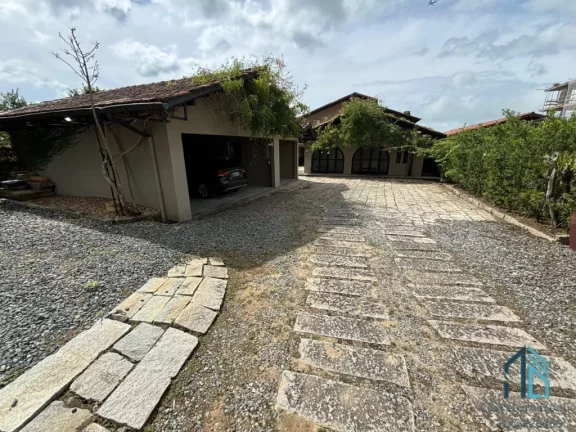 Imagem Terreno DUAS FRENTES, frente Mar, medindo, 1.102m2, permitido construções, até 5 andares. Piçarras SC