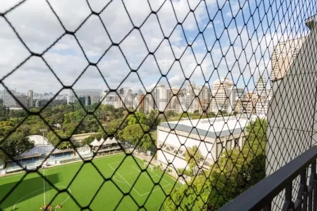 Imagem Venha se encantar com este espetacular apartamento localizado no coração do Jardim Europa, ao lado do Clube Pinheiros e do Shopping Iguatemi. Com 4