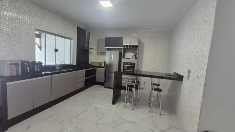 Imagem Cobertura à venda em Barbacena, Floresta, com 3 quartos, 300m2