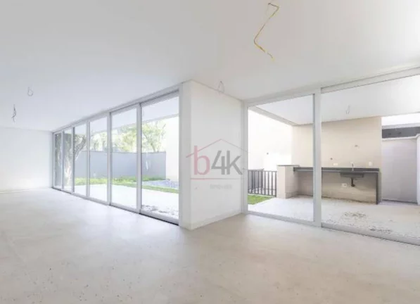 Imagem Casa de 487 m² com 4 suítes e 4 vagas no Condomínio Garda, Jardim Cordeiro.