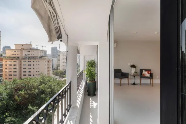 Apartamento de Alto Padrão com 270m² | Rua Bela Cintra no Jardim América
