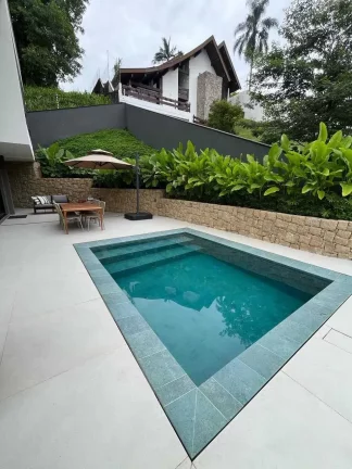 Imagem Casa triplex com 3 suítes sendo 1 suíte master - América | Joinville/SC