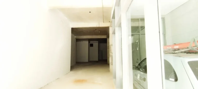 Imagem Loja Comercial 200M², 1ª Locação, 2 Banheiros, 3 Vagas, 450M metrô, Segurança 24h, Infraestrutura Completa, Pé direito Duplo, Fachada Ampla e Moderna.