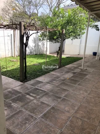 Imagem Linda casa de cinco dormitórios no bairro Nossa Senhora de Lordes.