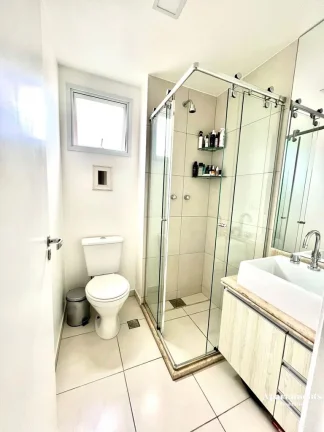 Imagem Semi mobiliado- Apto de 66m2 - 2 Dorm sendo uma suíte,varanda, 2 vagas de carro