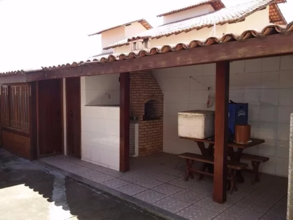 Imagem Imperdível casa em condomínio à venda em Macaé-RJ, no bairro Riviera Fluminense! 4 quartos, 2 suítes, 1 sala, 3 banheiros, 2 vagas de garagem, 120,00 m2 de área.