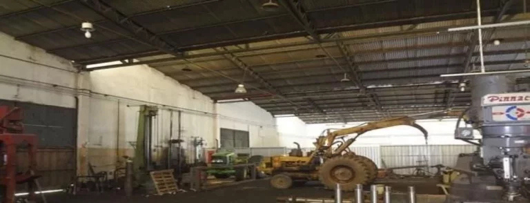 Imagem Ãrea na beira da Rodovia, com terreno de aproximadamente 5.000mÂ², contendo um barracÃ£o de 1.000mÂ...