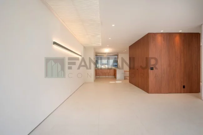 Imagem Imóvel de luxo na Vila Nova Conceição: casa de alto padrão com 3 quartos, 3 suítes e 3 vagas de garagem