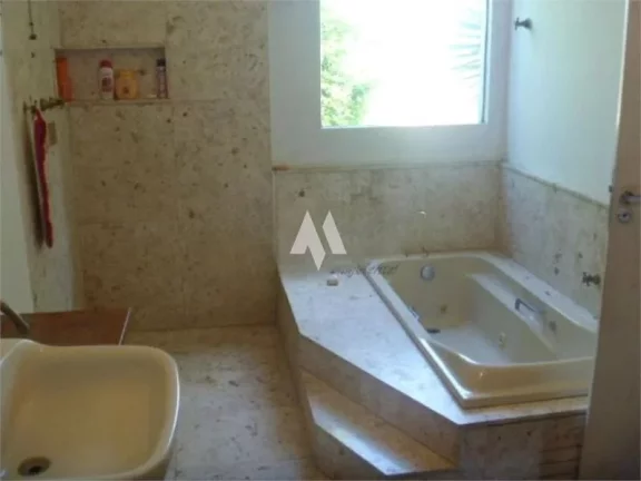 Imagem Casa / Resort com 3 dormitórios e 1 suíte em Condomínio - São Paulo