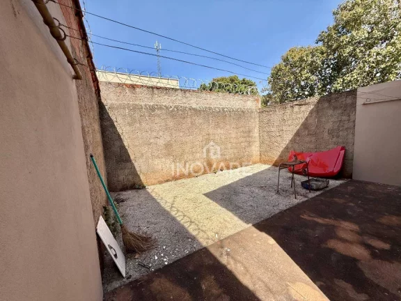 Imagem Casa com 2 dormitórios para alugar, 79 m² por R$ 1.200,00/mês - Dom Velloso - Itumbiara/GO