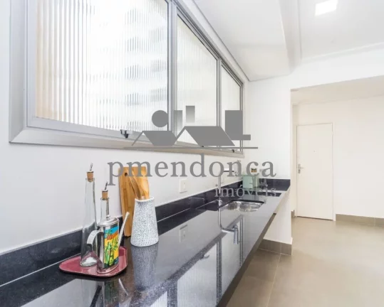 Imagem Apartamento reformado com 153m², 2 quartos sendo 1 suíte e 2 vagas.