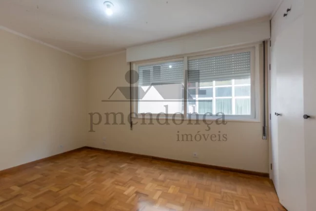 Imagem Apartamento na Rua Maranhão com 4 dormitórios (1 suíte) e 2 vagas, 220m2