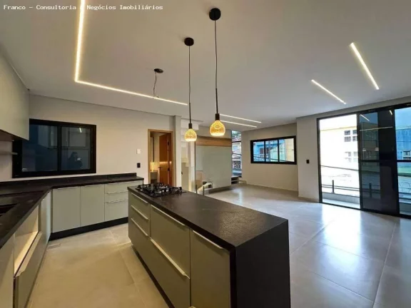 Imagem Sobrado para Venda em São Bernardo do Campo, Centro, 3 dormitórios, 1 suíte, 2 banheiros, 4 vagas