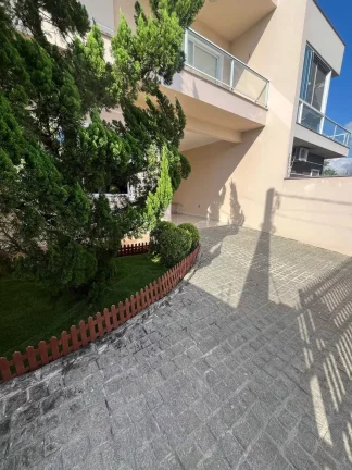 Imagem Geminado mobiliado com 3 dormitórios sendo 1 suíte e 2 vagas - Vila Nova | Joinville/SC