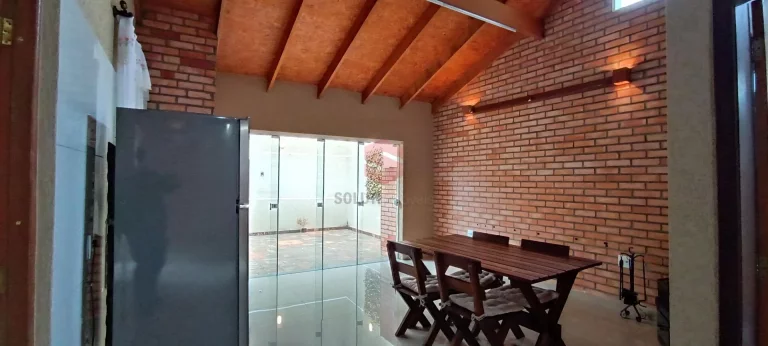 Imagem Casa Excelente Padrão para venda em Vila Bancária, próximo ao Centro de Campo Largo/PR