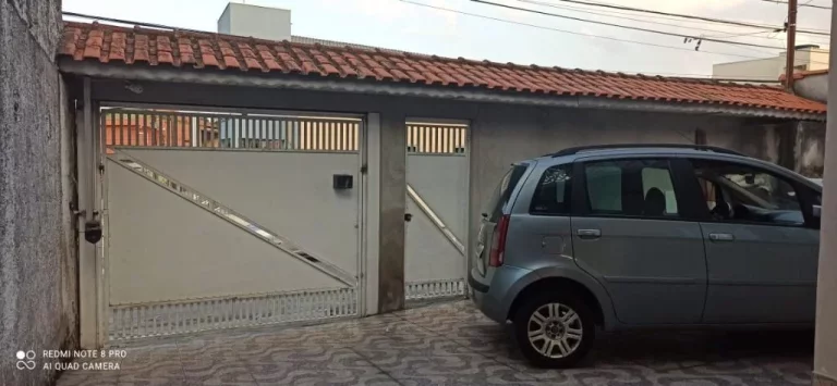Imagem Sobrado com 4 dormitórios à venda, 245 m² por R$ 1.200.000,00 - Jardim Medina - Poá/SP