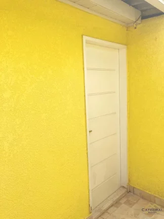 Imagem Casa no Jardim Estadio com 02 Quartos, 02 Banheiros e uma vaga