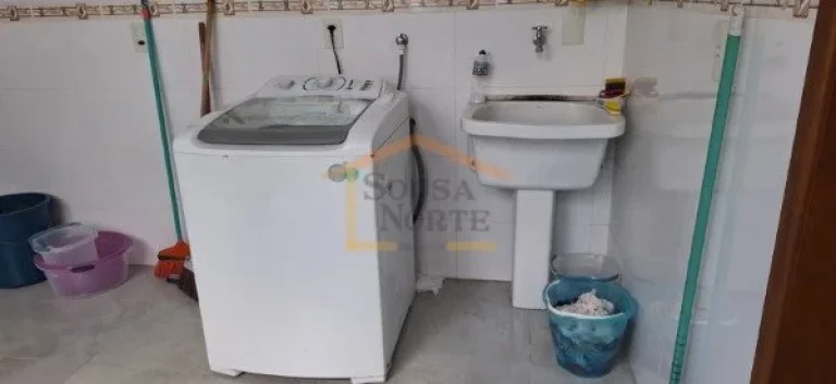 Imagem Sobrado com 170m², muito bem distribuído, 3 dormitórios, 2 banheiros, sala de estar aconchegante,...
