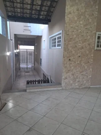 Imagem Casa em Condomínio para Venda em Rio de Janeiro, Campo Grande, 3 dormitórios, 2 banheiros, 3 vagas