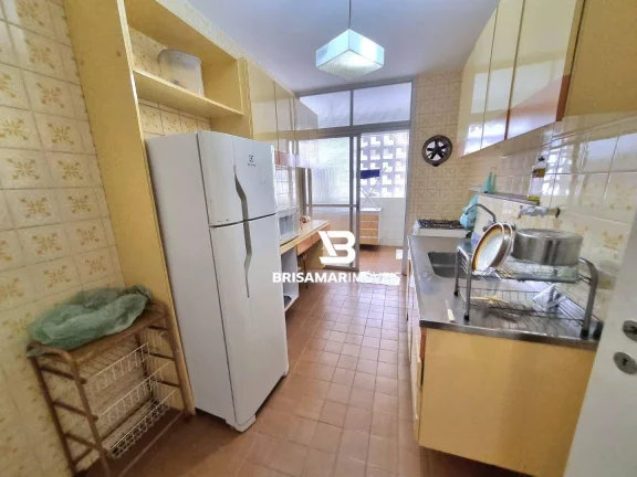 Imagem PITANGUEIRAS- UMA QUADRA DA PRAIA , LOCALIZAÇÃO ESPETACULAR , GARAGEM NO PRÉDIO.