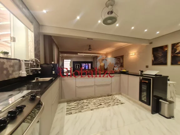 Imagem Casa térrea nova à venda no coração do Gonzaga, próximo da praia por R$.1.350.000,00.