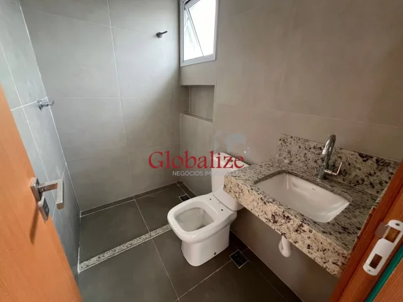 Imagem Casa Sobreposta Alta em Santos no bairro do Embaré próximo a Aparecida com piscina por R$ 1.450.000,00.