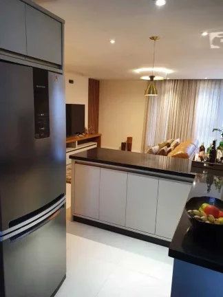 Imagem Apartamento mobiliado com 3 suítes e 2 vagas no Centro de Balneario Camboriu- SC