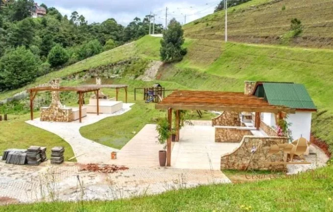 Imagem Terreno à venda, 1346 m² - Alto Do Capivari - Campos do Jordão/SP
