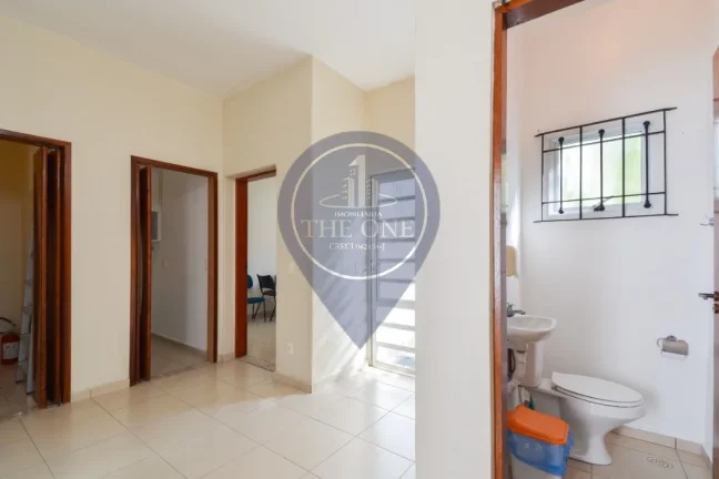 Imagem Casa Comercial à Venda em São Paulo-SP, Bairro Cambuci: 5 Salas, 2 Banheiros, 181m² de Área