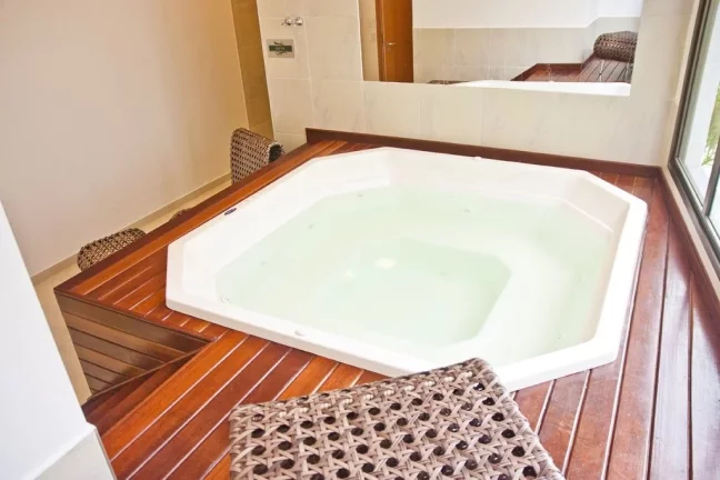 Imagem 3 QUARTOS C/ SUITE + DEPENDÊNCIA COMPLETA NA PRAIA DA COSTA