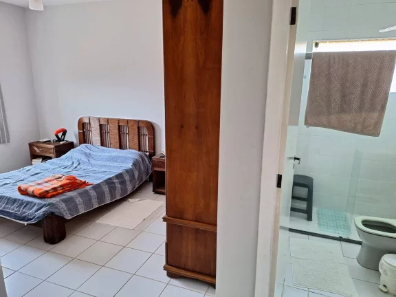 Imagem CASA EM 3 LOTES, PERTINHO DA PRAIA PAISAGISMO ESPETACULAR