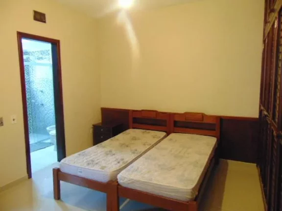 Imagem Praia de Pitangueiras, Próximo a Praia, Local Nobre, para * Venda ou Locação Anual e Temporada*, Lazer no Prédio, 2 Garagens.