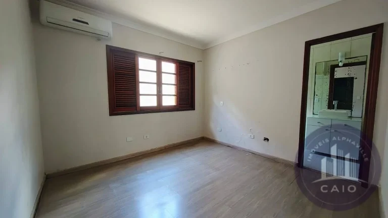 Imagem Casa para Retrofit com 220m² por R$ 1.845.000,00 - Alphaville/ SP
