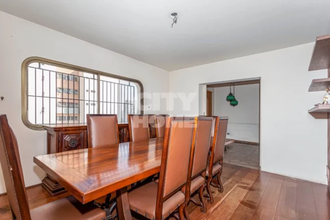 Imagem Ótimo apartamento com 301m² no Campo Belo, um por andar. Amplo living com varanda, home theather, ...