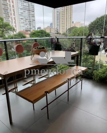 Imagem Apartamento em Pinheiros com 70m² totalmente reformado com muita luz natural.