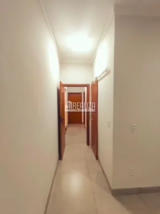 Imagem Casa de alto padrão com 3 suítes em Uberaba - Presidente Tancredo Neves