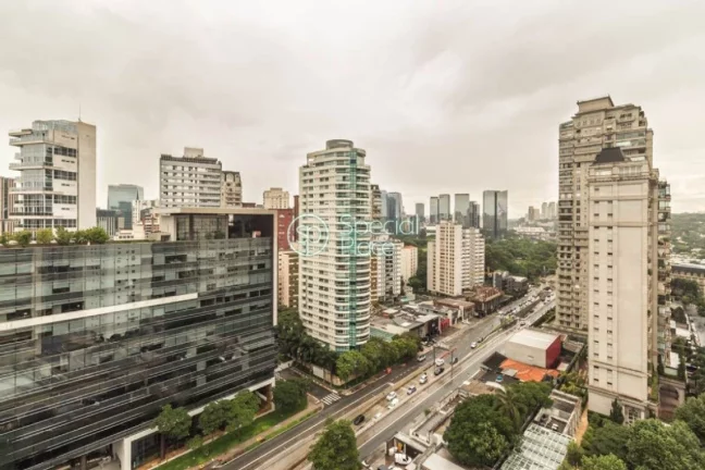 Imagem Localizado próximo do Clube Pinheiros, Shopping Iguatemi e Parque do Povo. Condomínio cobiçado co...