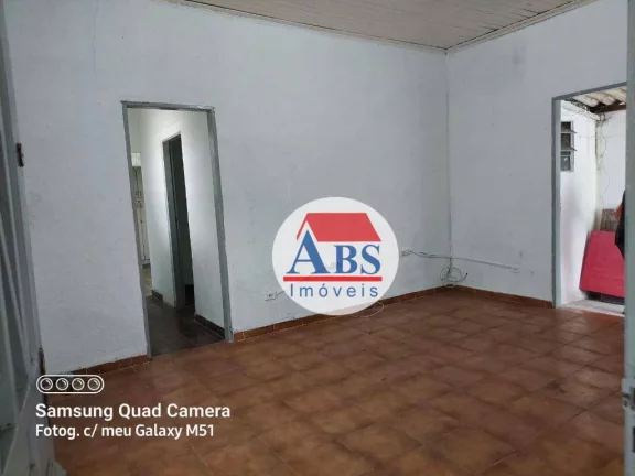 Imagem casa com duas lojas e uma edícula