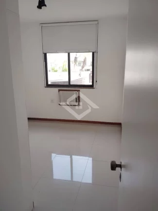 Imagem Alugo cobertura Linear com Jacuzzi para 7 pessoas, na Gleba A