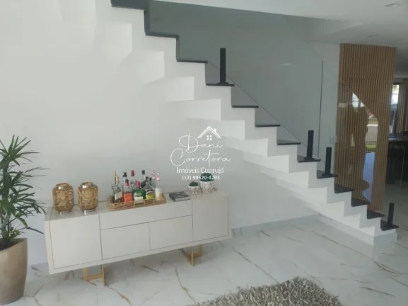 Imagem Casa reformado no Acapulco aceita permuta: 5 Quartos, 3 Suítes, 525m² - Venda ou Locação em Guarujá-SP