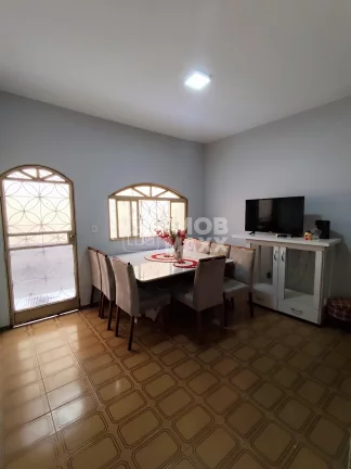 Imagem Casa Quadra 07 Sobradinho. 3 Quartos 1 suíte. Lote de 350m²