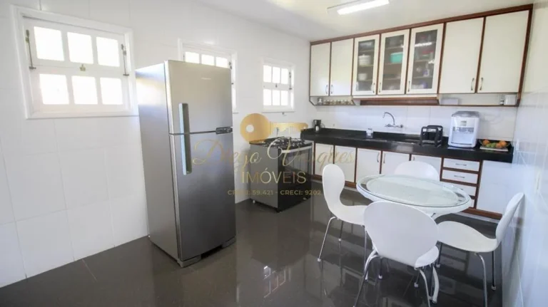 Imagem Casa em Condomínio para Venda em Teresópolis / RJ no bairro Comary
