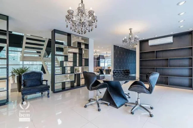 Imagem Casa com 751m², 4 suítes, piscina, 10 vagas de garagem à venda por R$ 4.000.000 - Jardim Social - Curitiba/PR