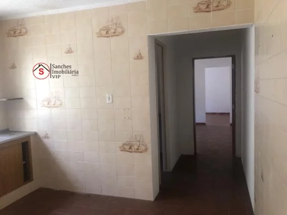 Imagem Sobrado à Venda em Santo Andr?(C) com 2 dormitórios , sala, cozinha, banheiro e lavanderia,com garagem coberta para dois carros. Fundos com quintal gran