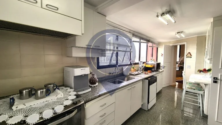 Imagem Apartamento de Luxo à Venda em São Paulo-SP, no Bairro Indianópolis, com 4 Suítes e 3 Vagas de Garagem