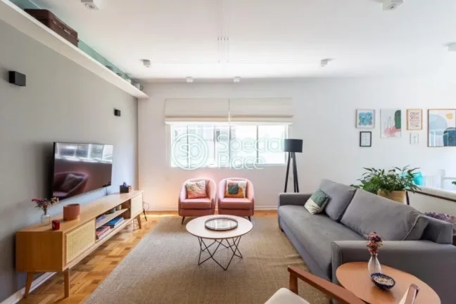 Imagem Apartamento de alto padrão com 291m², 5 dormitórios ( 1 suíte ) e 1 vaga na garagem. Hall privat...